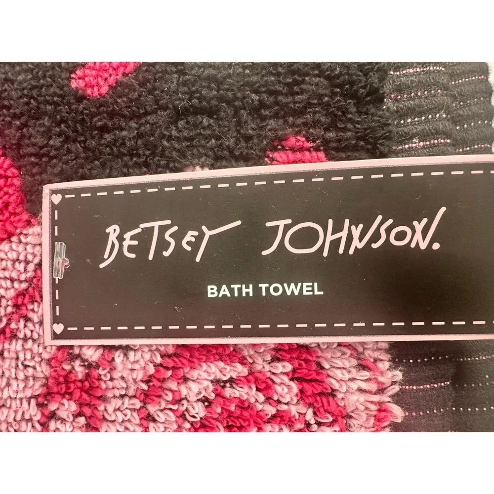 Betsey Johnson Black Pink Floral Heart Bath Towel Polka Dot Hearts NWT